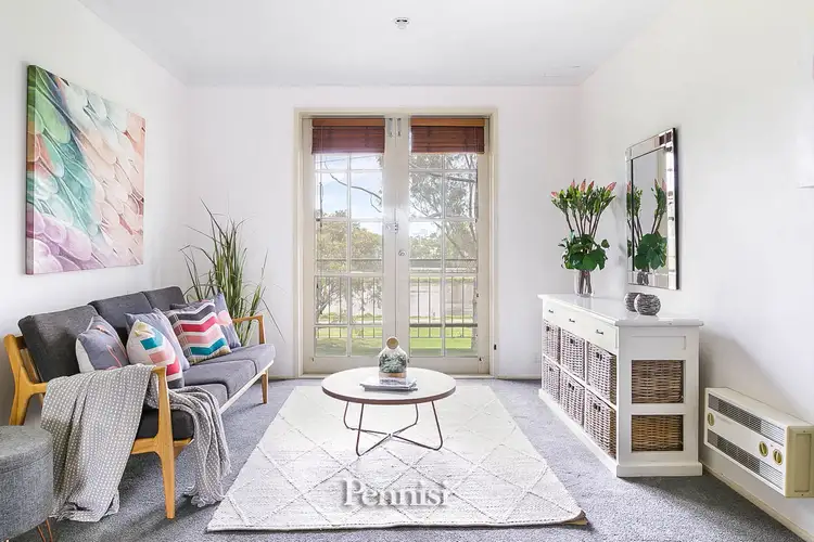 13/2 Ballarat Road, Footscray VIC 3011
