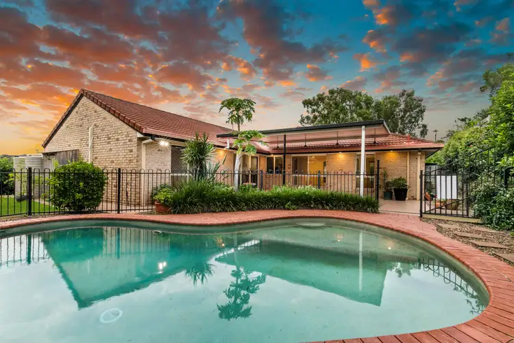 17 Hawk Place, Sinnamon Park QLD 4073