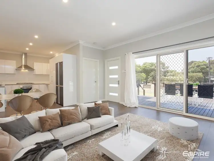 9 Bromley Road, Hilton WA 6163