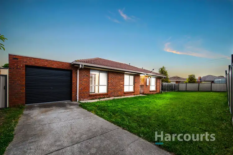 2 Manfred Avenue, St Albans VIC 3021