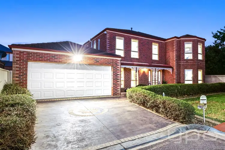 2 Royan Mews, Point Cook VIC 3030