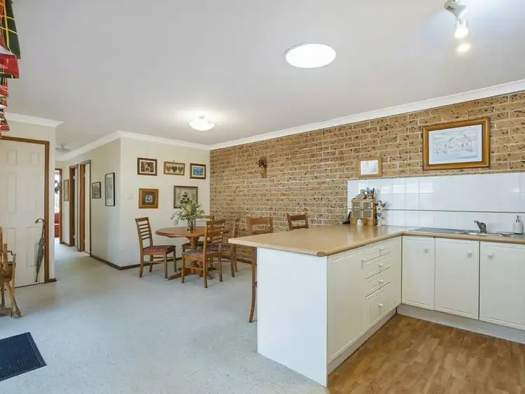 Fifth view of Homely unit listing, 2/6 Donna Close, Lisarow NSW 2250