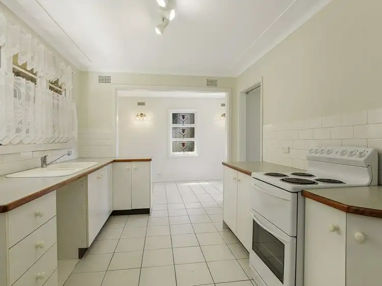 Fourth view of Homely house listing, 5 Scott Street, Point Clare NSW 2250