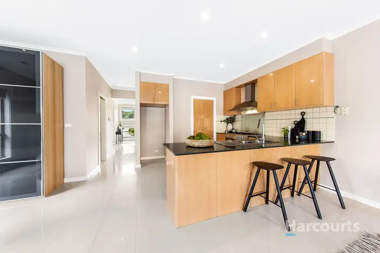 Sixth view of Homely house listing, 2 Elmsted Court, Cairnlea VIC 3023