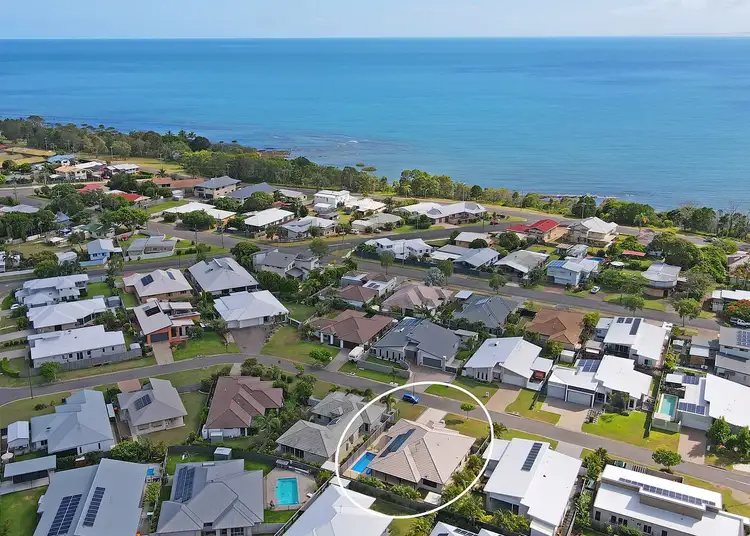9 Dugong Avenue, Pialba QLD 4655