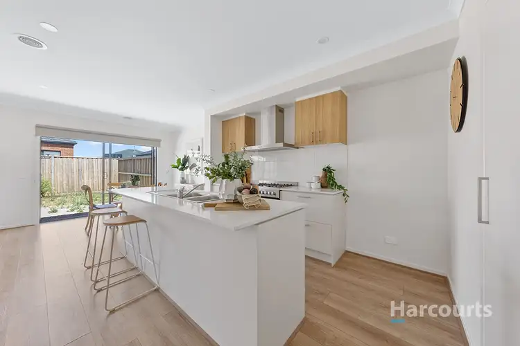 6 Adair Street, Thornhill Park VIC 3335