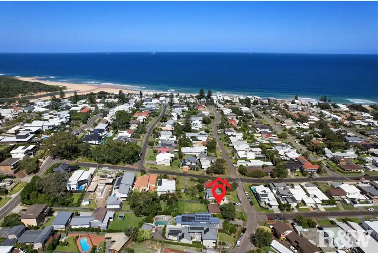 Second view of Homely house listing, 37 Lumeah Avenue, Wamberal NSW 2260
