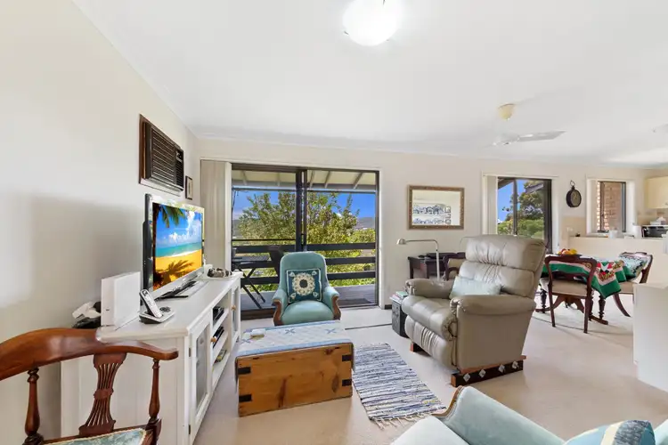 Second view of Homely villa listing, 6/31 Fiona Street, Point Clare NSW 2250