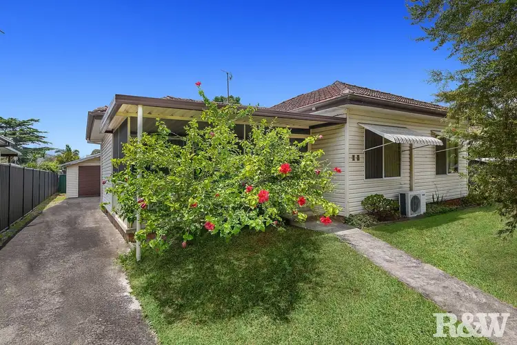 13 Florida Avenue, Woy Woy NSW 2256
