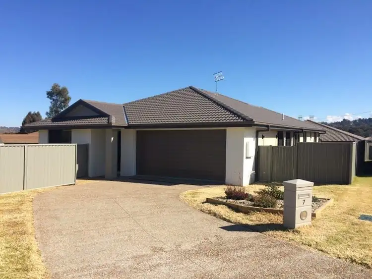 7 Beatrice Close, Armidale NSW 2350