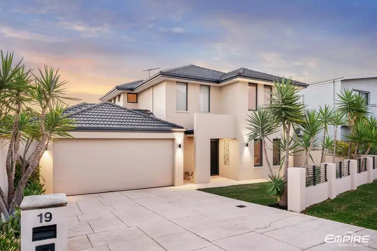 19 Anka Gardens, Lake Coogee WA 6166