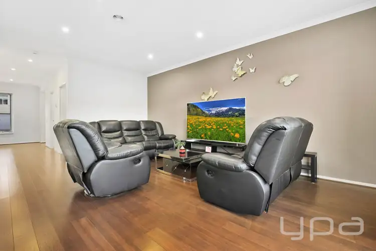 Fourth view of Homely house listing, 14 Broadbeach Circuit, Sanctuary Lakes VIC 3030