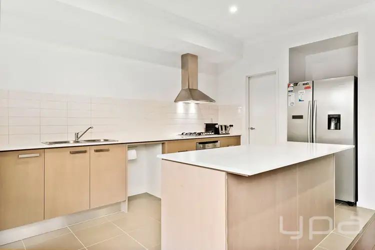 Fifth view of Homely house listing, 14 Broadbeach Circuit, Sanctuary Lakes VIC 3030