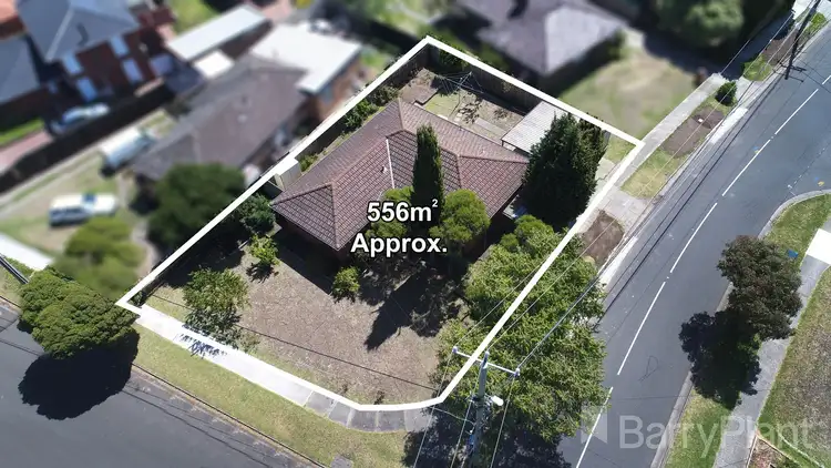 6 Prior Avenue, Gladstone Park VIC 3043
