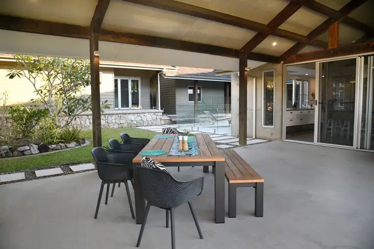 13 Voyager St, South Mission Beach QLD 4852