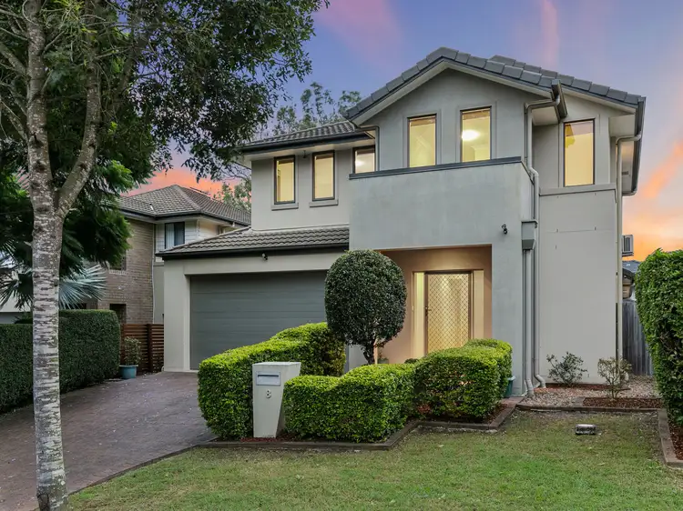8 Clearview Street, Belmont QLD 4153