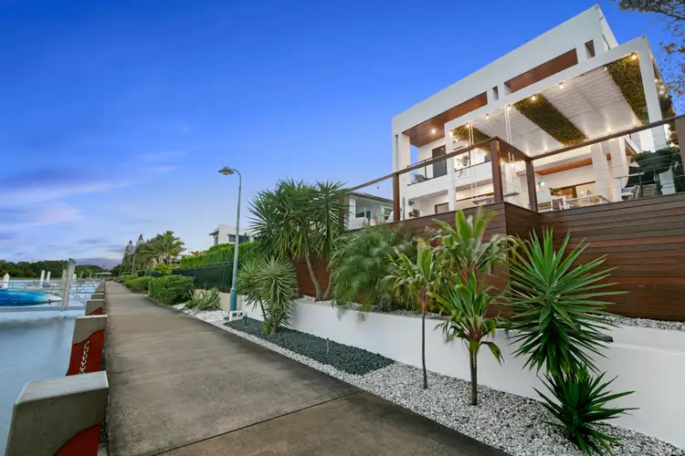 15 Bonaire Court, Kawana Island QLD 4575