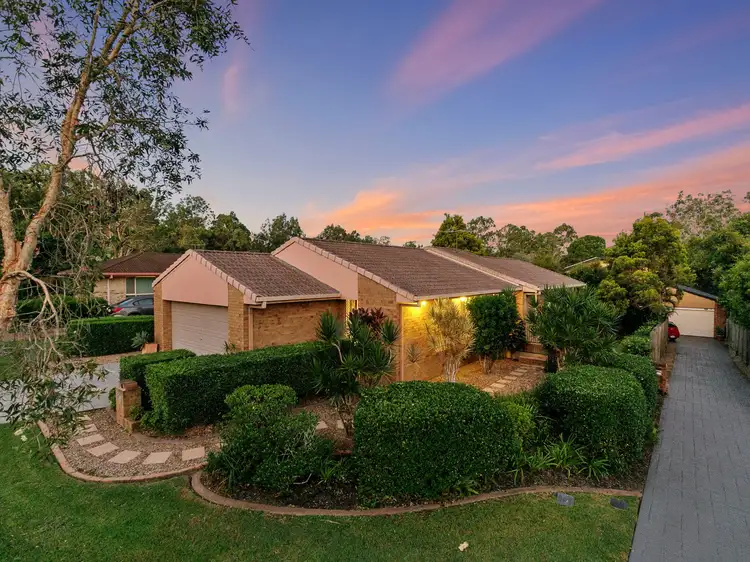 4 Thredbo Close, Belmont QLD 4153