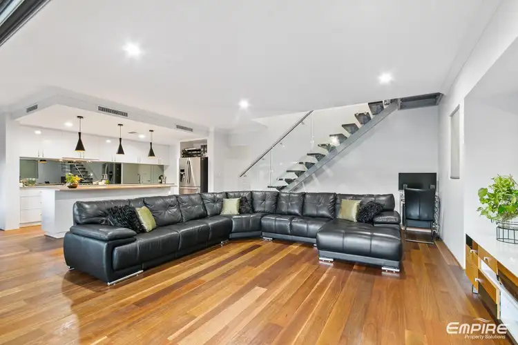 6 Mavica Lane, Coogee WA 6166
