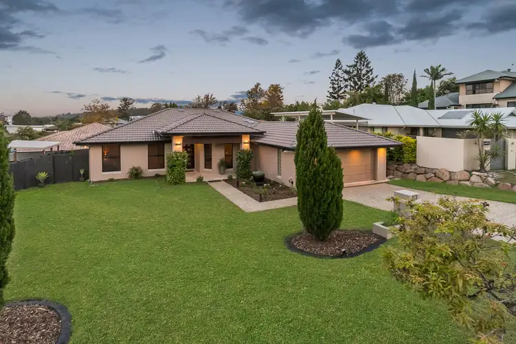 16 Bowness Close, Sinnamon Park QLD 4073