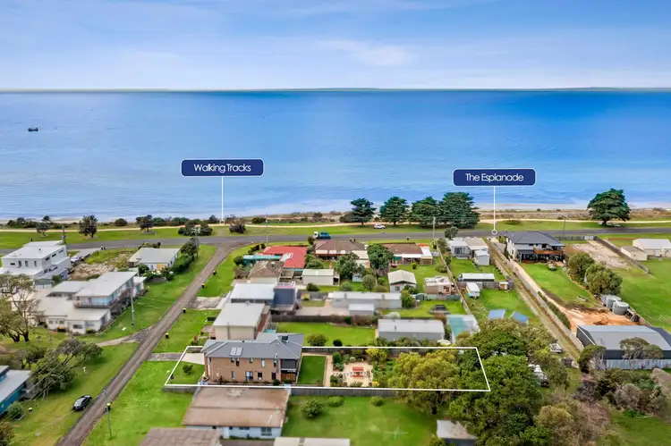 9 Dossetor Road, St Leonards VIC 3223