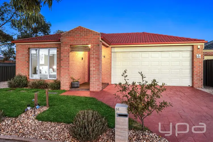 14 Yarraman Road, Manor Lakes VIC 3024