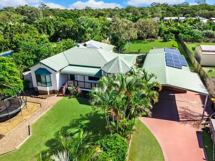 12 Walkers Road, Urangan QLD 4655