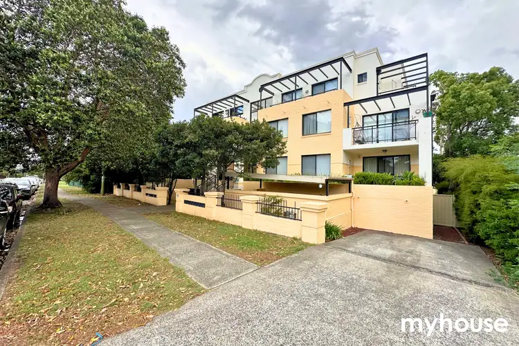 7/20 Santley Cr, Kingswood NSW 2747