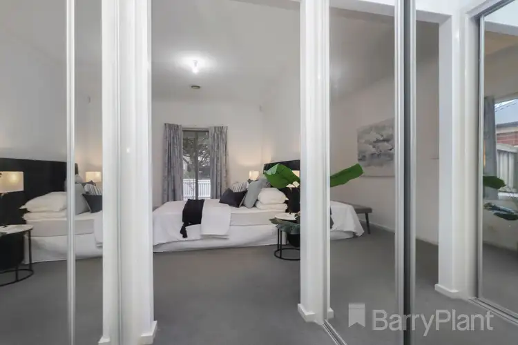 Fifth view of Homely house listing, 7 Oakville Place, Craigieburn VIC 3064