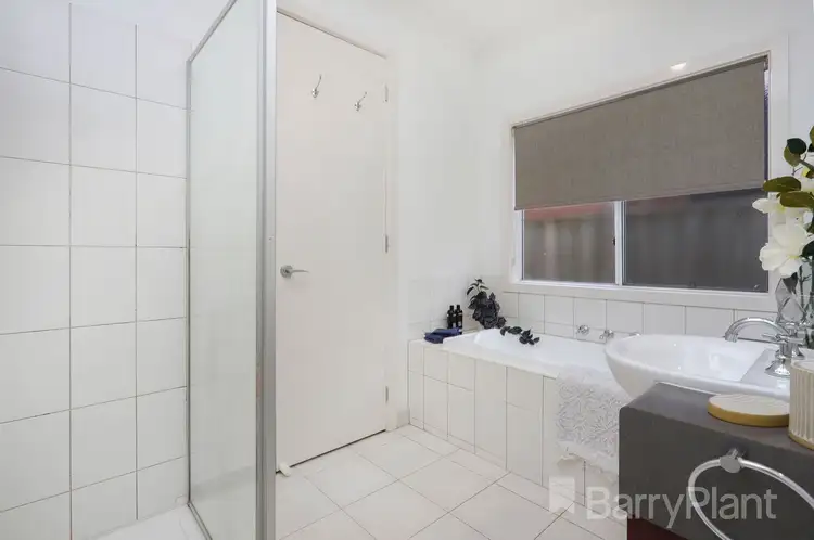 Sixth view of Homely house listing, 7 Oakville Place, Craigieburn VIC 3064