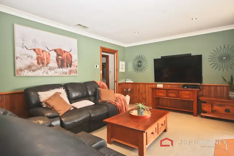 Fifth view of Homely house listing, 3 Kaldari Crescent, Glenfield Park NSW 2650