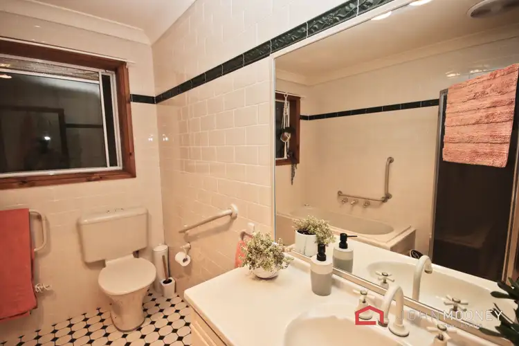 Seventh view of Homely house listing, 3 Kaldari Crescent, Glenfield Park NSW 2650