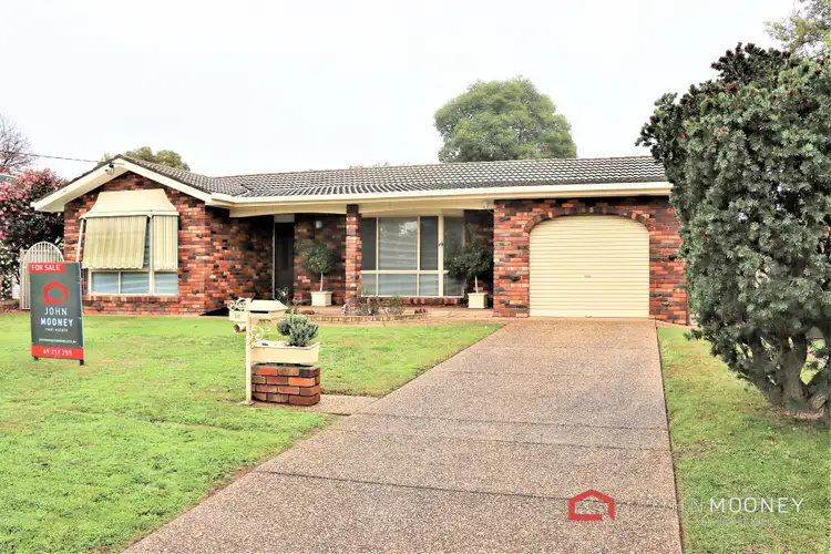14 Nicholi Crescent, Lake Albert NSW 2650