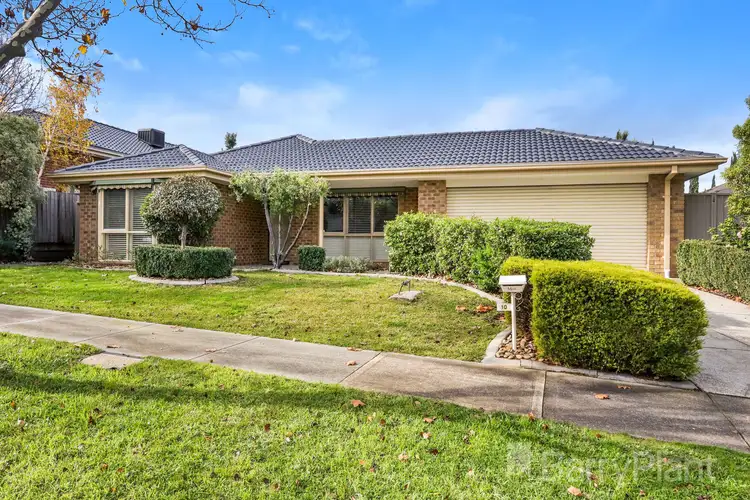 10 Lockhart Avenue, Attwood VIC 3049