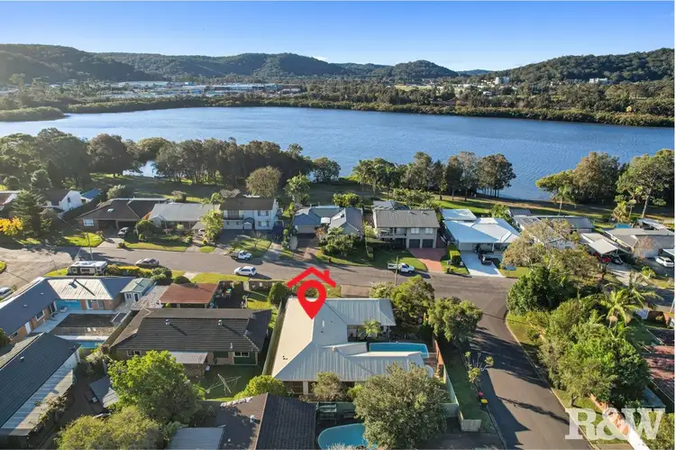 38 Bayline Drive, Point Clare NSW 2250