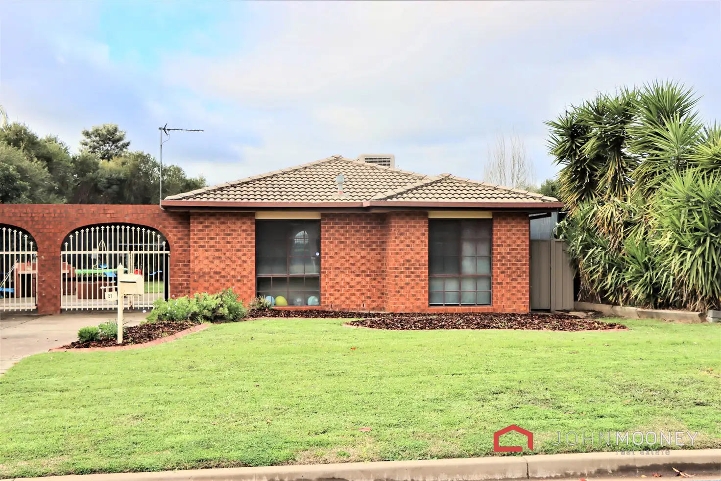 Main view of Homely house listing, 21 Wiradjuri Crescent, Wagga Wagga NSW 2650