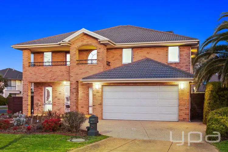 14 Francisco Bay Point, Sanctuary Lakes VIC 3030