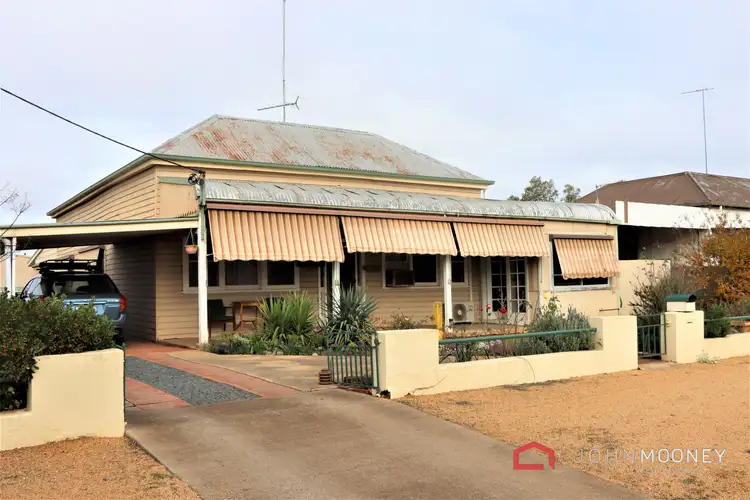 90 Drummond Street, Lockhart NSW 2656