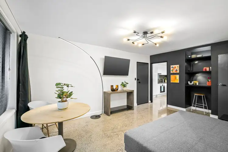 Main view of Homely unit listing, 2/19 Belvedere Close, Maribyrnong VIC 3032