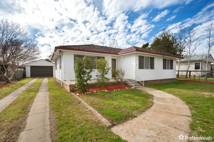 17 Duval Street, Armidale NSW 2350