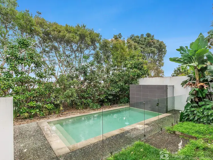 6024A Vista Drive, Benowa QLD 4217