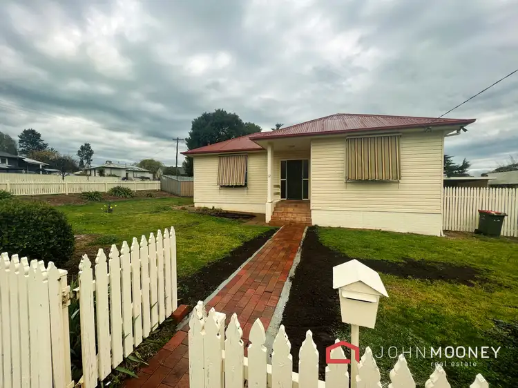 12 McDonough Avenue, Mount Austin NSW 2650