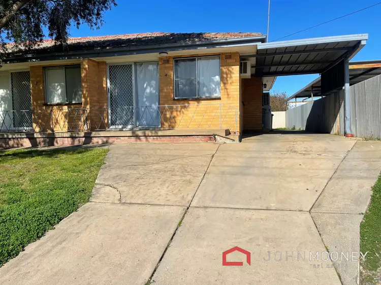 4/6 Reddoch Drive, Wagga Wagga NSW 2650