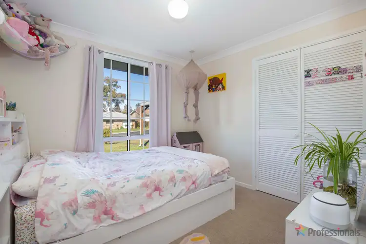 Sixth view of Homely house listing, 1 Finlayson Close, Armidale NSW 2350