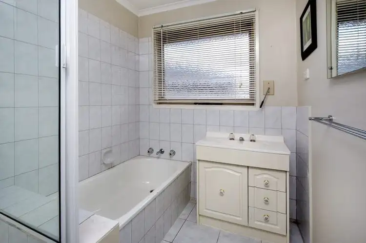 Fifth view of Homely house listing, 8 Munich Drive, Keilor Downs VIC 3038