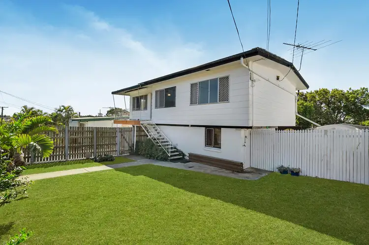 19 Carcoola Street, Kingston QLD 4114