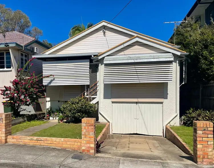 16 Farm Street, Newmarket QLD 4051