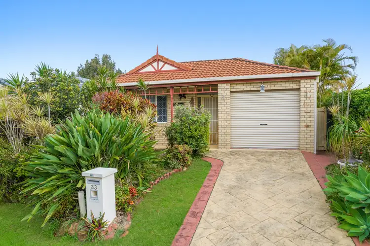 33 Lakeside Crescent, Forest Lake QLD 4078