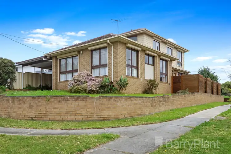 2 Cromer Court, Gladstone Park VIC 3043