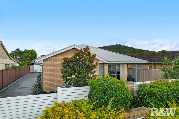 Main view of Homely villa listing, 1/11 Murray Street, Booker Bay NSW 2257